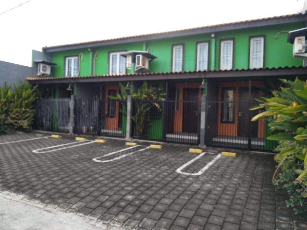 Titan'S Greenhouse Banyuwangi  Rom bilde