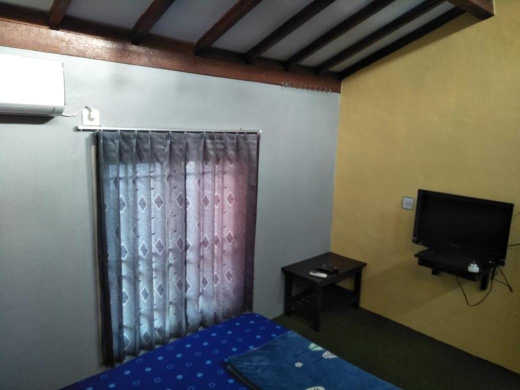 Titan'S Greenhouse Banyuwangi  Rom bilde
